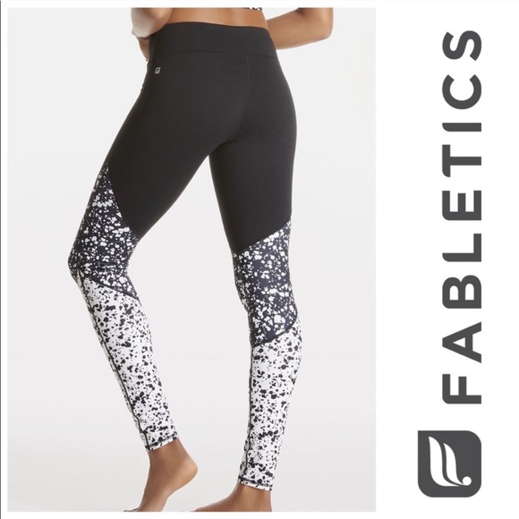 NWT Fabletics Salar Statement PowerHold® Legging - Picture 3 of 4